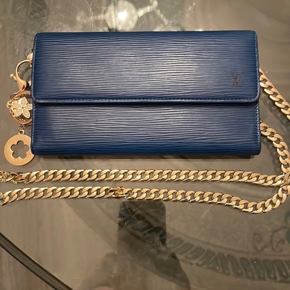 Louis Vuitton Handbags - Luis Vuitton Epi leather Toledo Sarah Flap wallet! Only one call out see picture